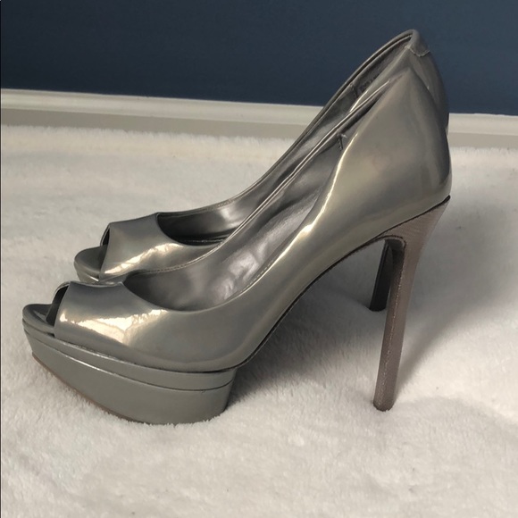 Jennifer Lopez Shoes - Jennifer Lopez Platinum Heels 👠